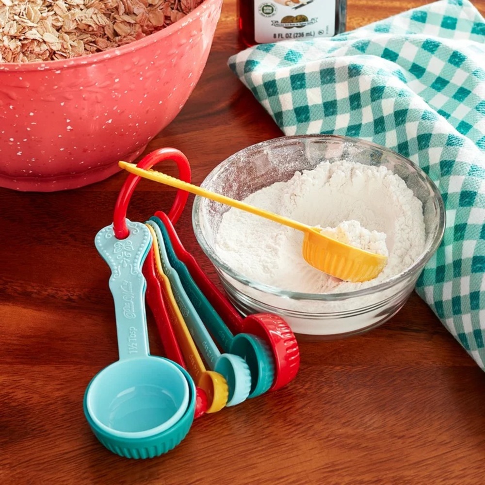 🌺 New Pioneer Woman 8-Piece Multicolor Plastic Measuring Cup Set - Picture 4 of 7